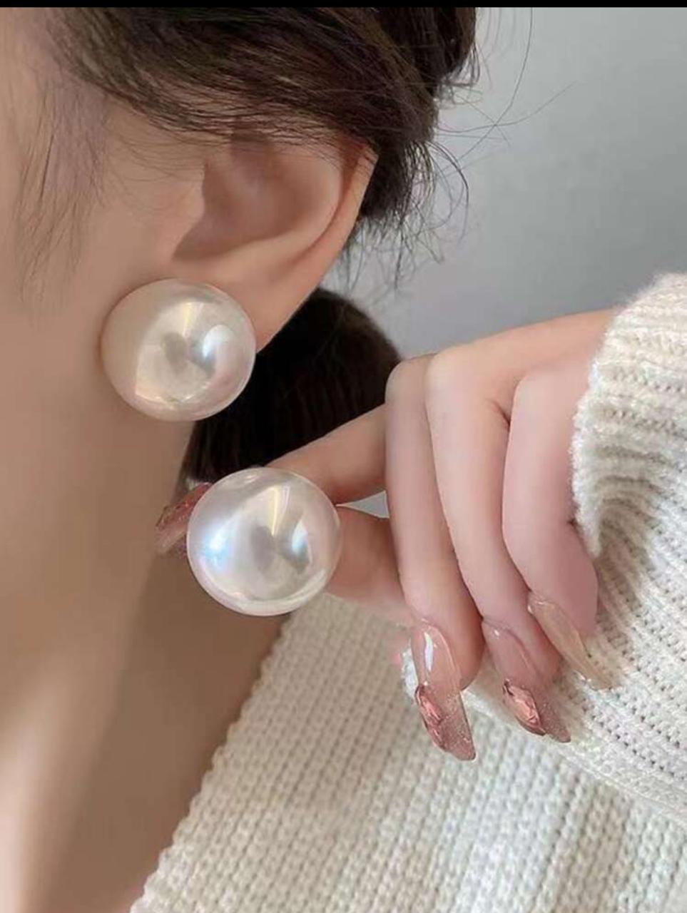 Pearl Decor Stud image 5