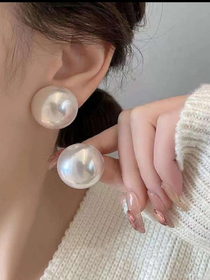 Pearl Decor Stud image 5