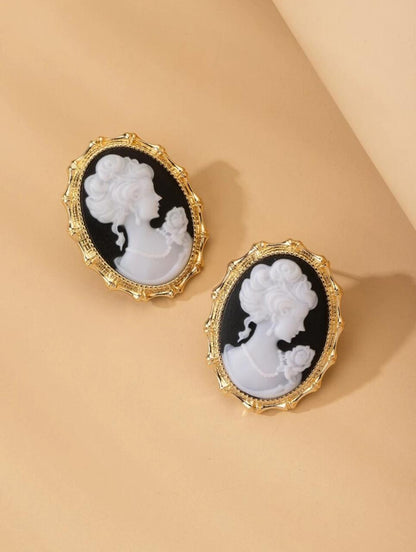 FIGURED EMBOSSED STUD image 1