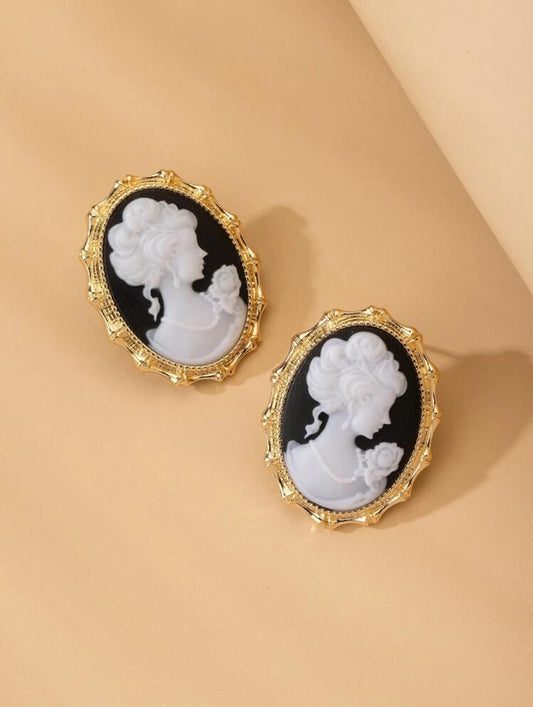 FIGURED EMBOSSED STUD image 1