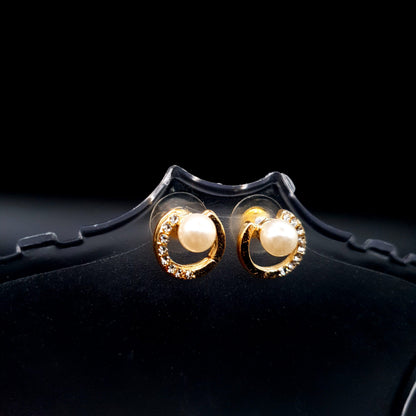 C PEARL STUD image 2