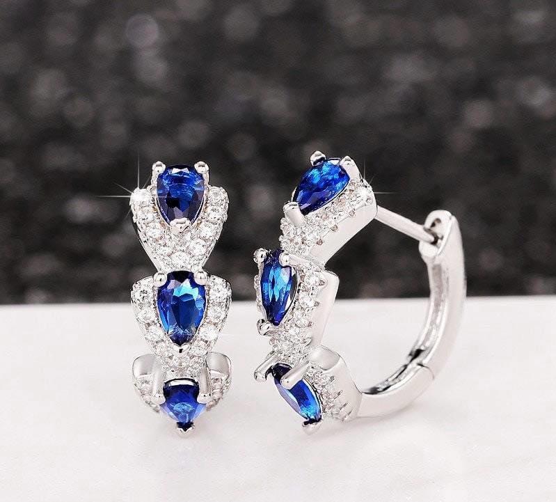 ROUND EAR HOOPS image 1