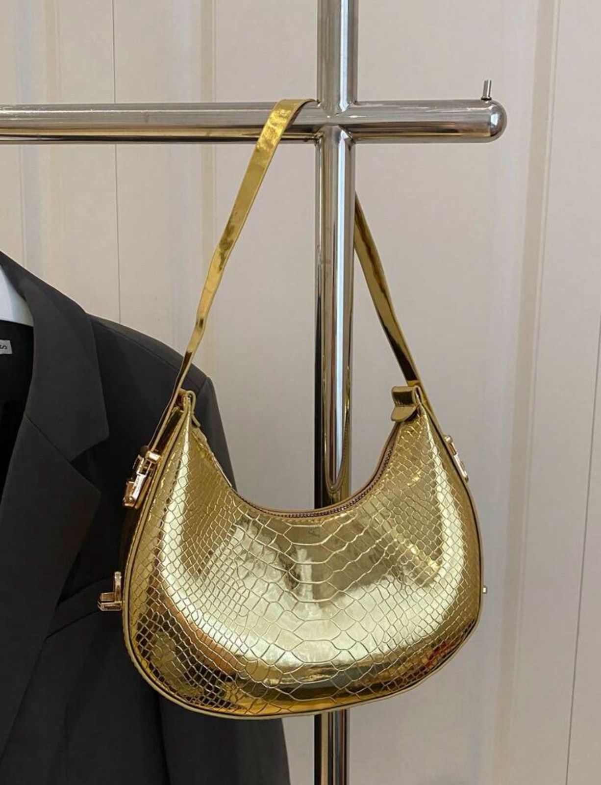 Metallic Snakeskin Embossed Hobo Bag Solid Color Crocodile Embossed Shoulder Bag image 4