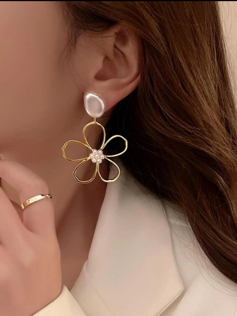 FLORAL CHANDELIER EARRING image 2