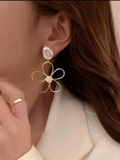 FLORAL CHANDELIER EARRING image 2