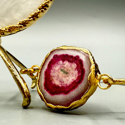 Adjustable Boho-Chic Natural Crystal Flower Bangle - Pink image