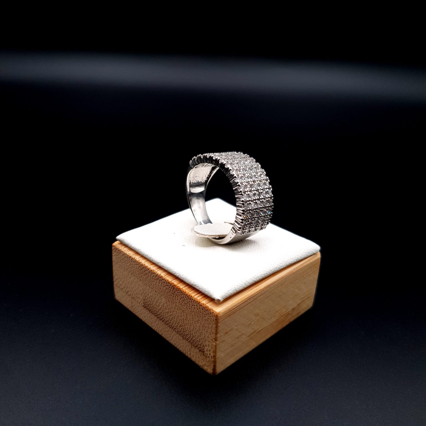 TRAPPED LAYER RING image 0