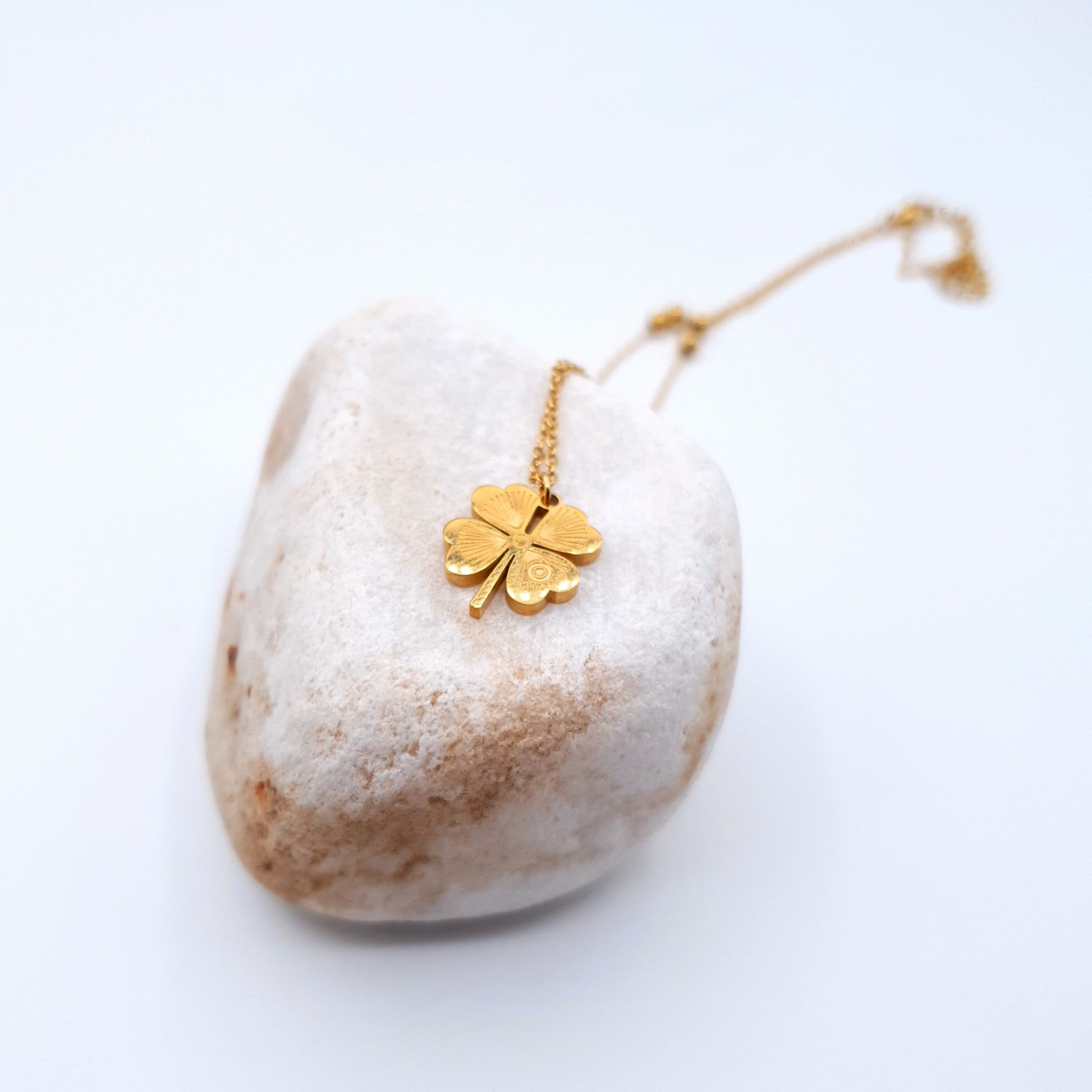 Maple leaf pendant with chain captures nature?s beauty in a stunning design. A symbol of strength and grace, perfect for any occasion. image 3