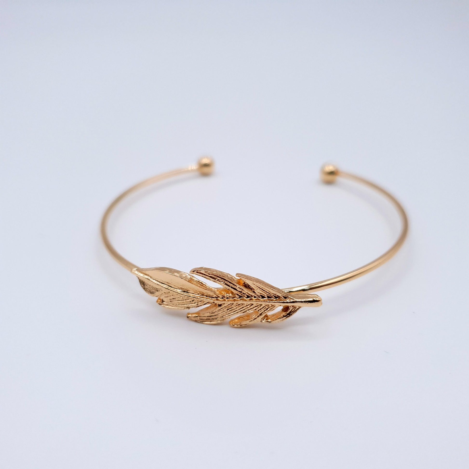 LEAF STYLE BRACELET image 2