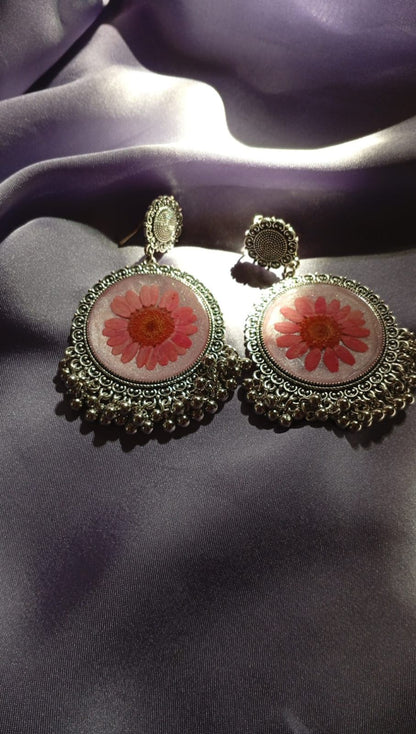 Blush Daisy Resin Earrings with Preserved Flower Art