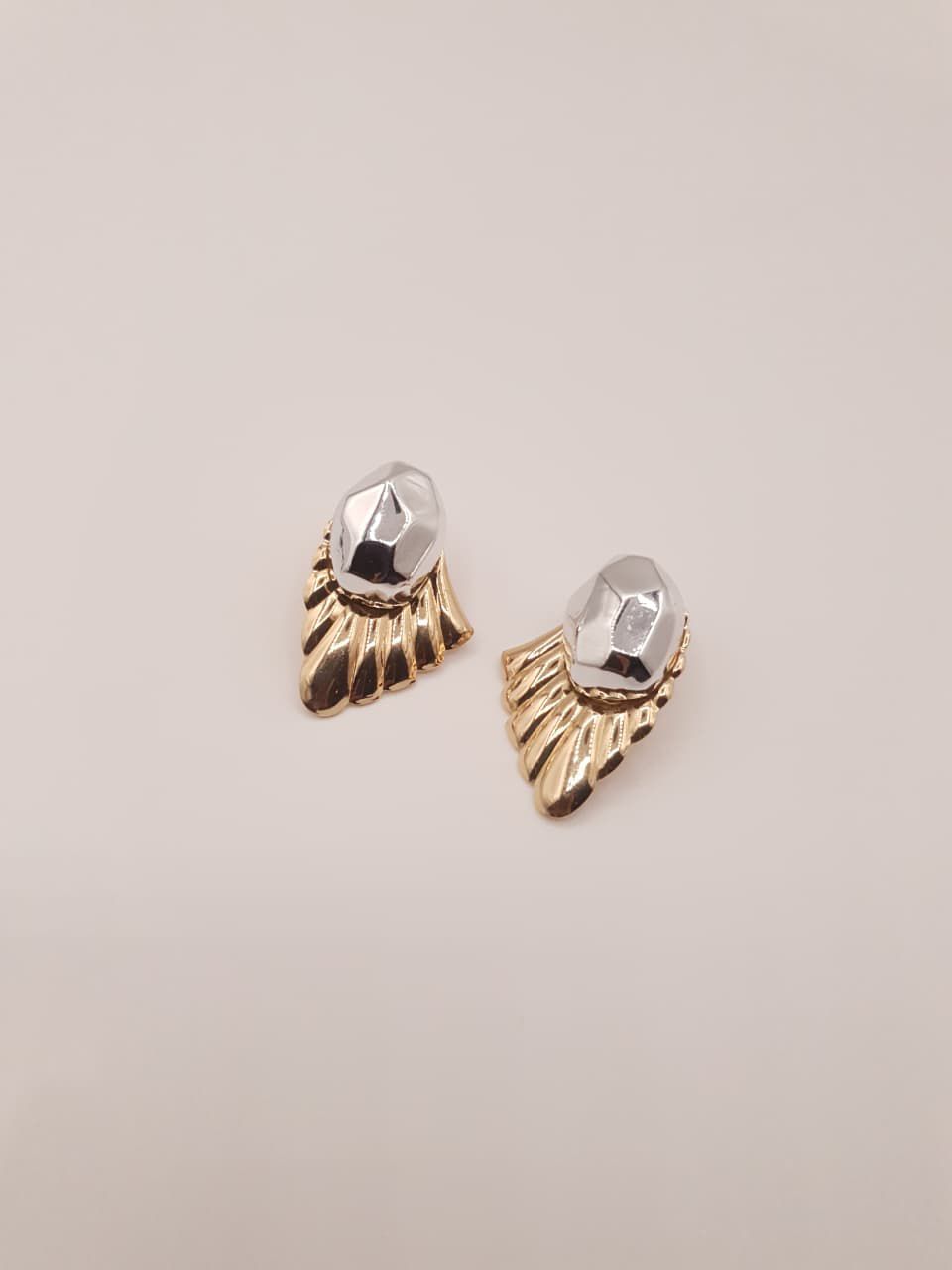 Dual Tone Shell Fan Stud Earrings