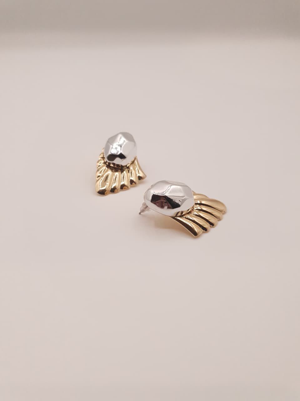 Dual Tone Shell Fan Stud Earrings