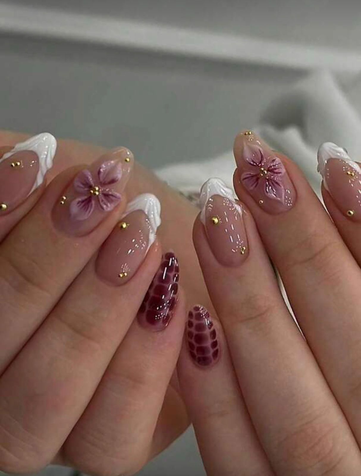Blooming Grace – Almond-Shaped 3D Floral Gel Nail Stickers (24 Pcs)
