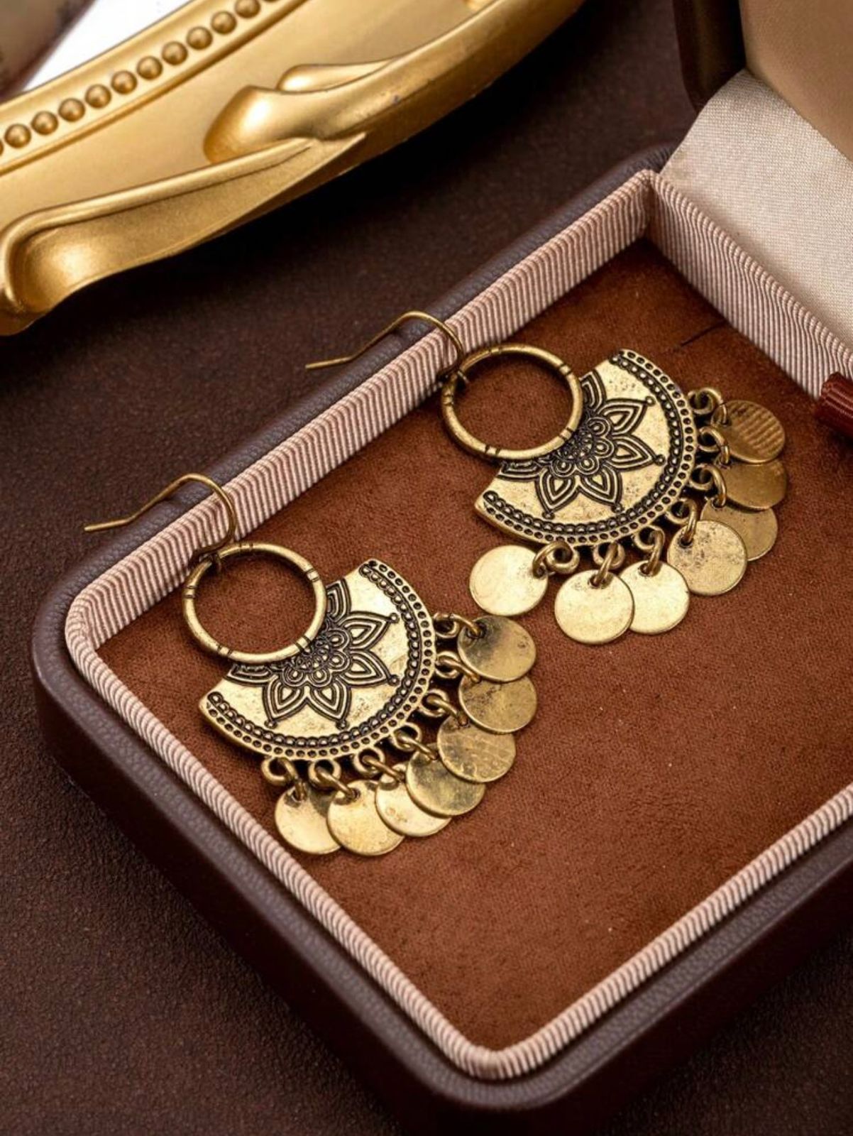 Antique Chic Round Carved Tassel Disc Earrings&nbsp;
