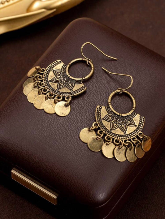 Antique Chic Round Carved Tassel Disc Earrings&nbsp;
