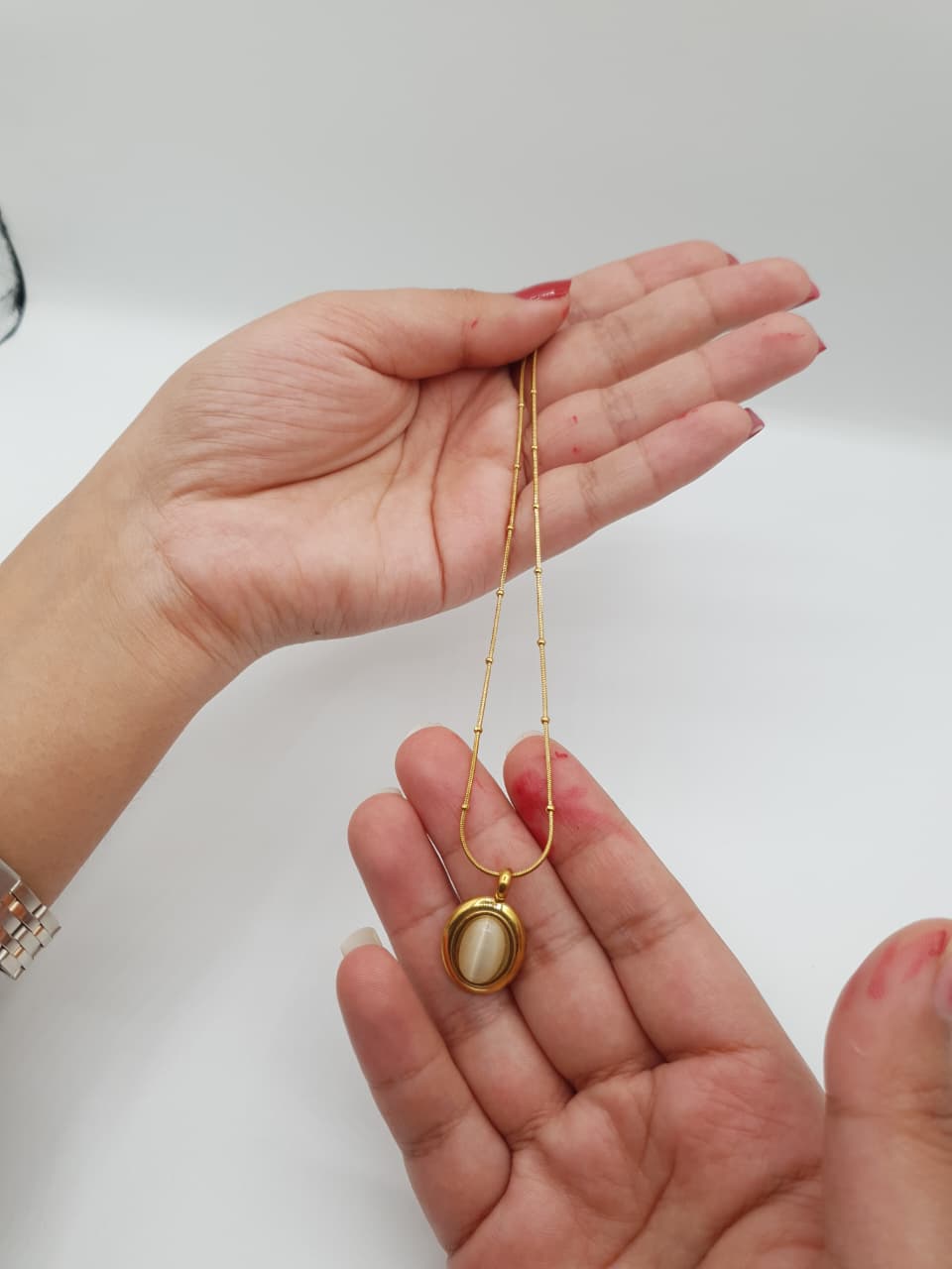 Minimal Gold Necklace with Oval Gemstone Pendant