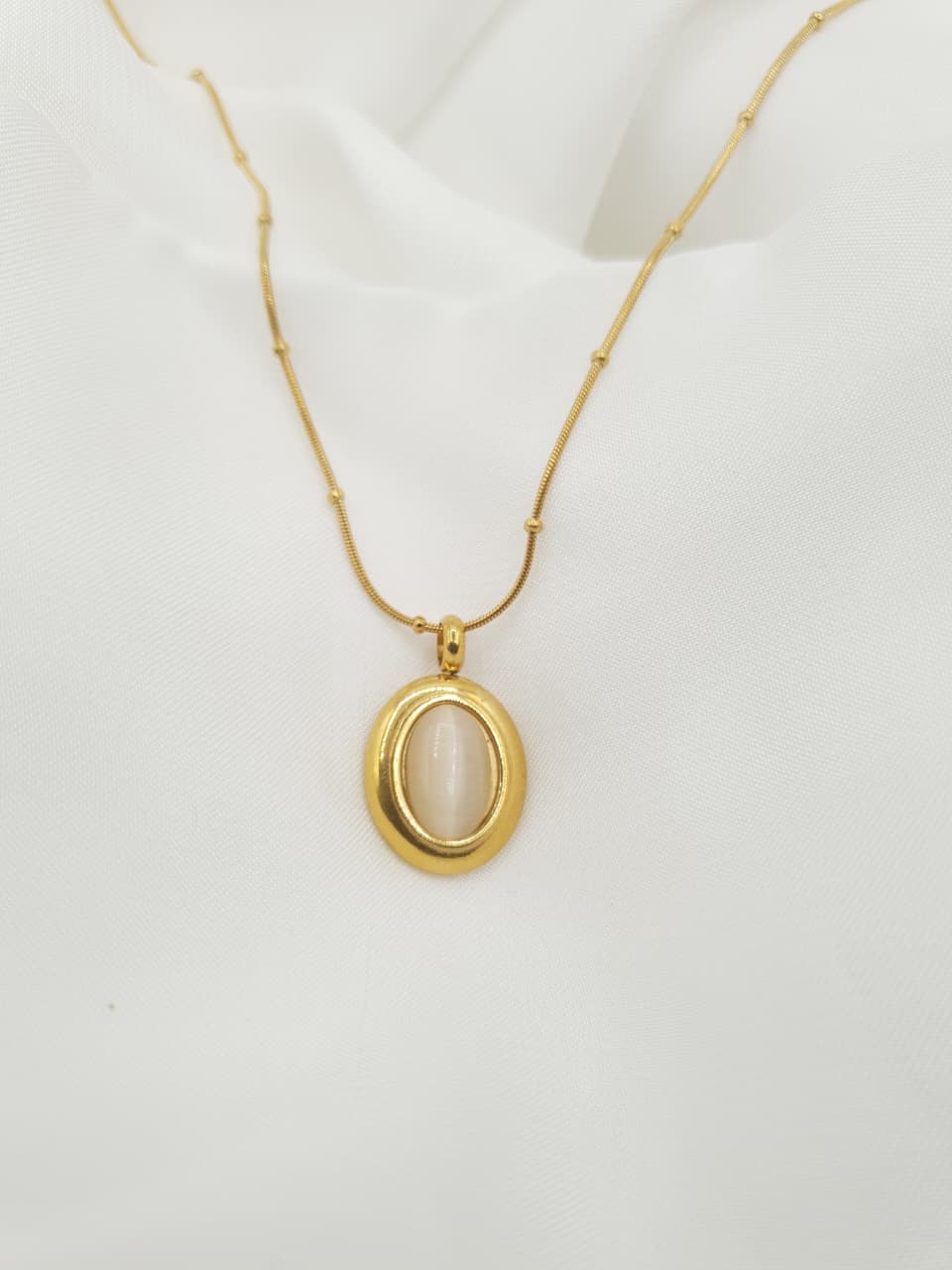 Minimal Gold Necklace with Oval Gemstone Pendant