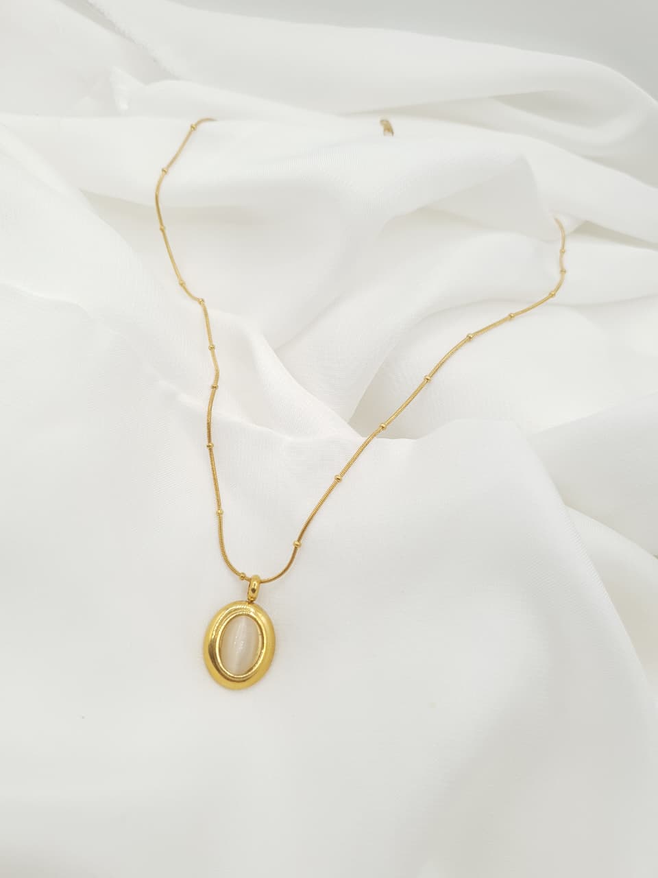 Minimal Gold Necklace with Oval Gemstone Pendant