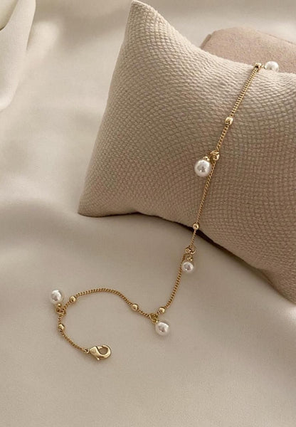 Elegant Pearl Charm Anklet