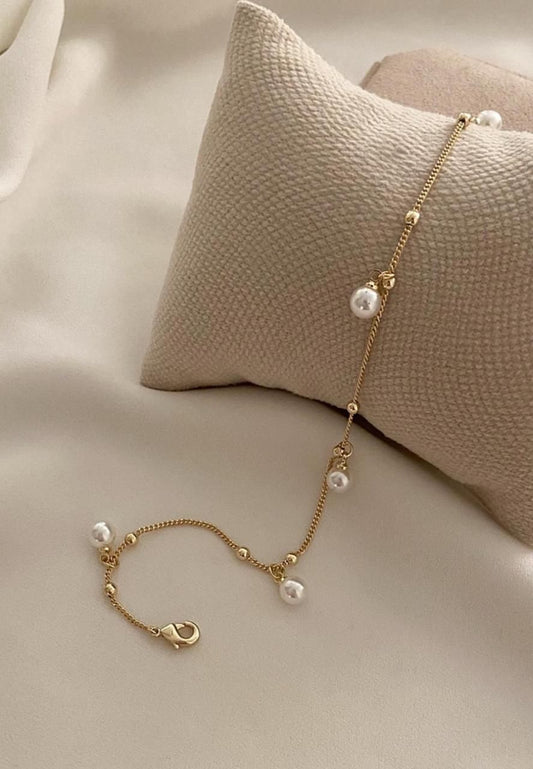 Elegant Pearl Charm Anklet