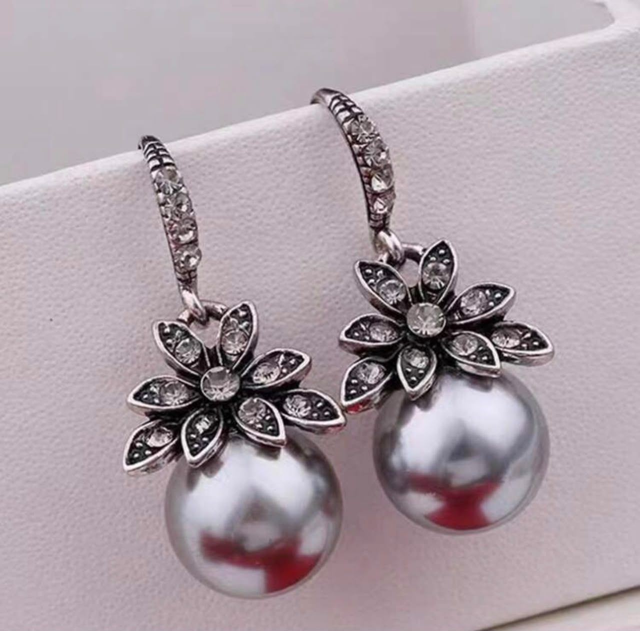 Midnight Pearl Bloom