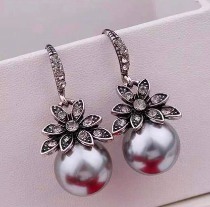 Midnight Pearl Bloom