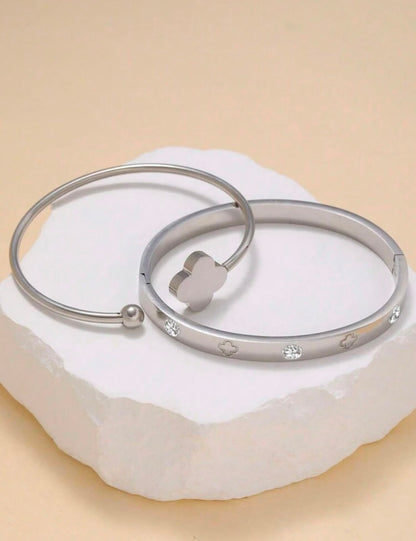 Clover Crystal Cuff