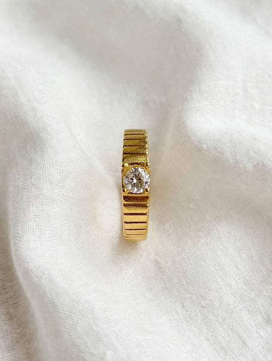 Solara Solitaire Gold Ring