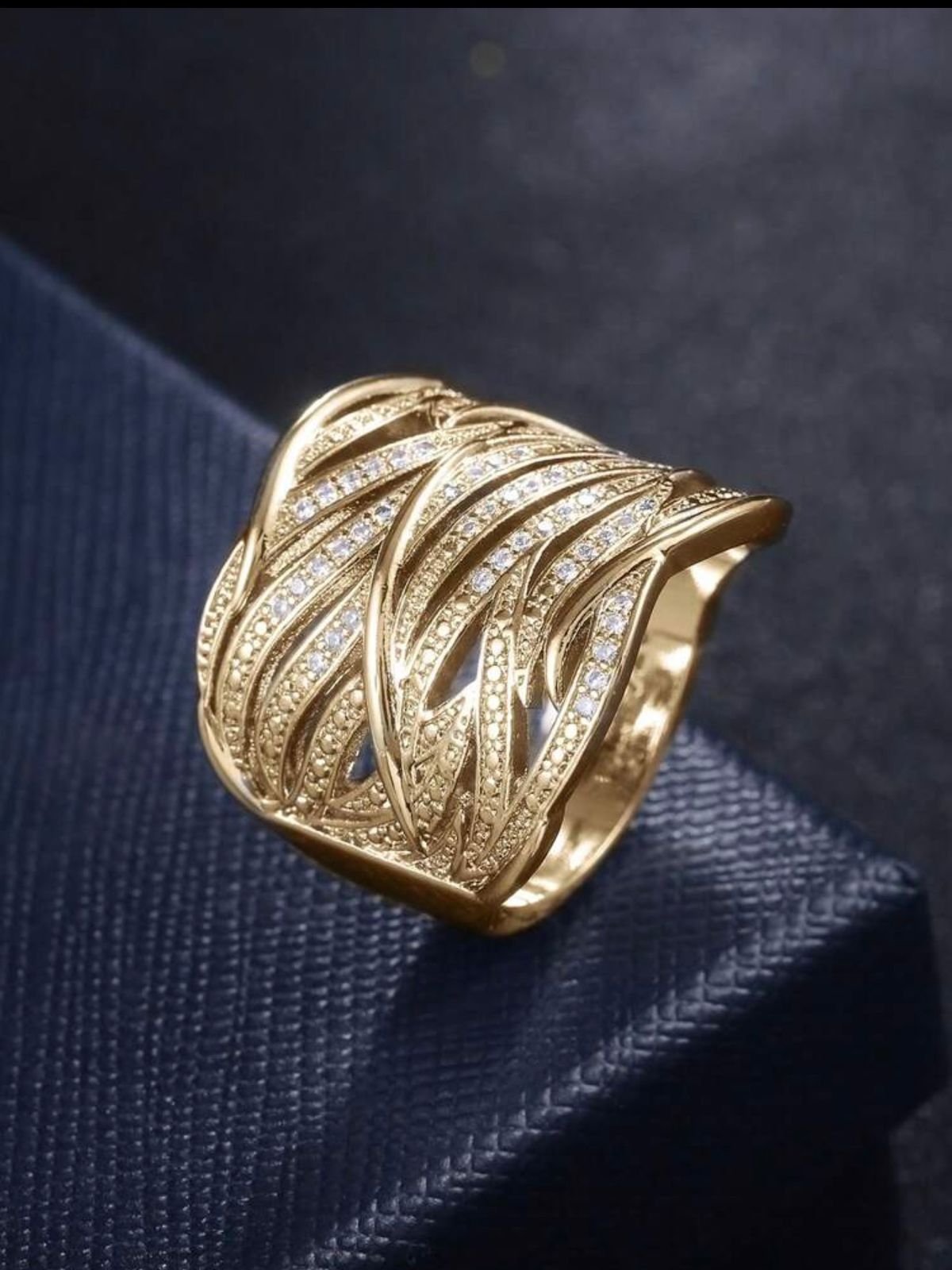 Luxury Wave Crystal Two-Tone Zirconia Ring