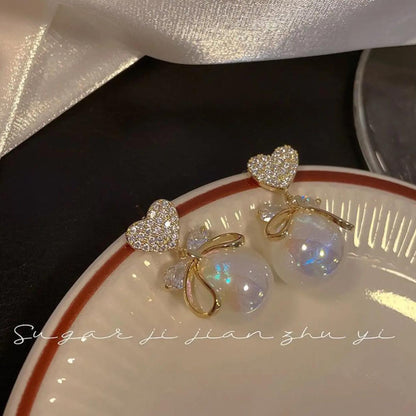 LOVE PEARL EAR RING image 1