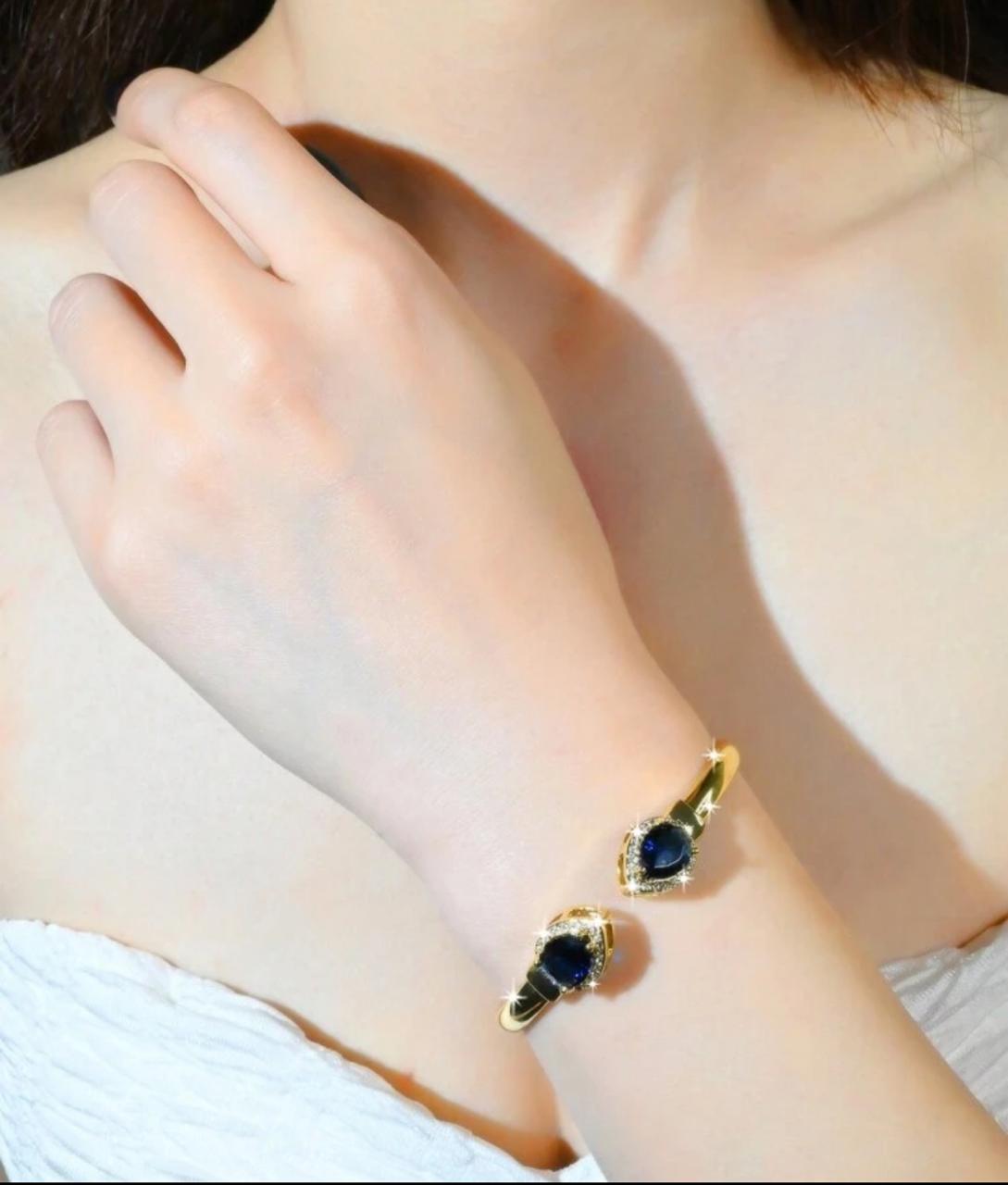Fashionable Geometric Inlaid Bracelet image 7