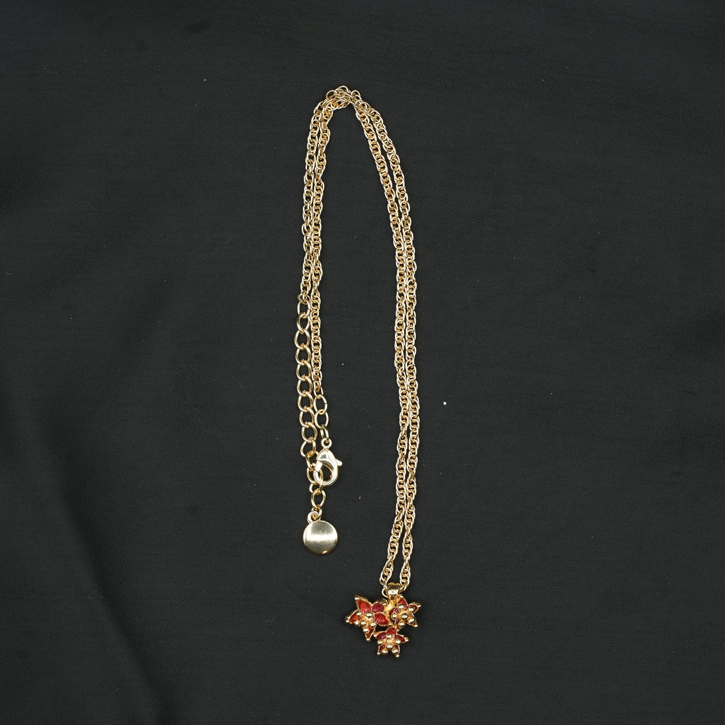 RED FLOWER PENDENT image 1