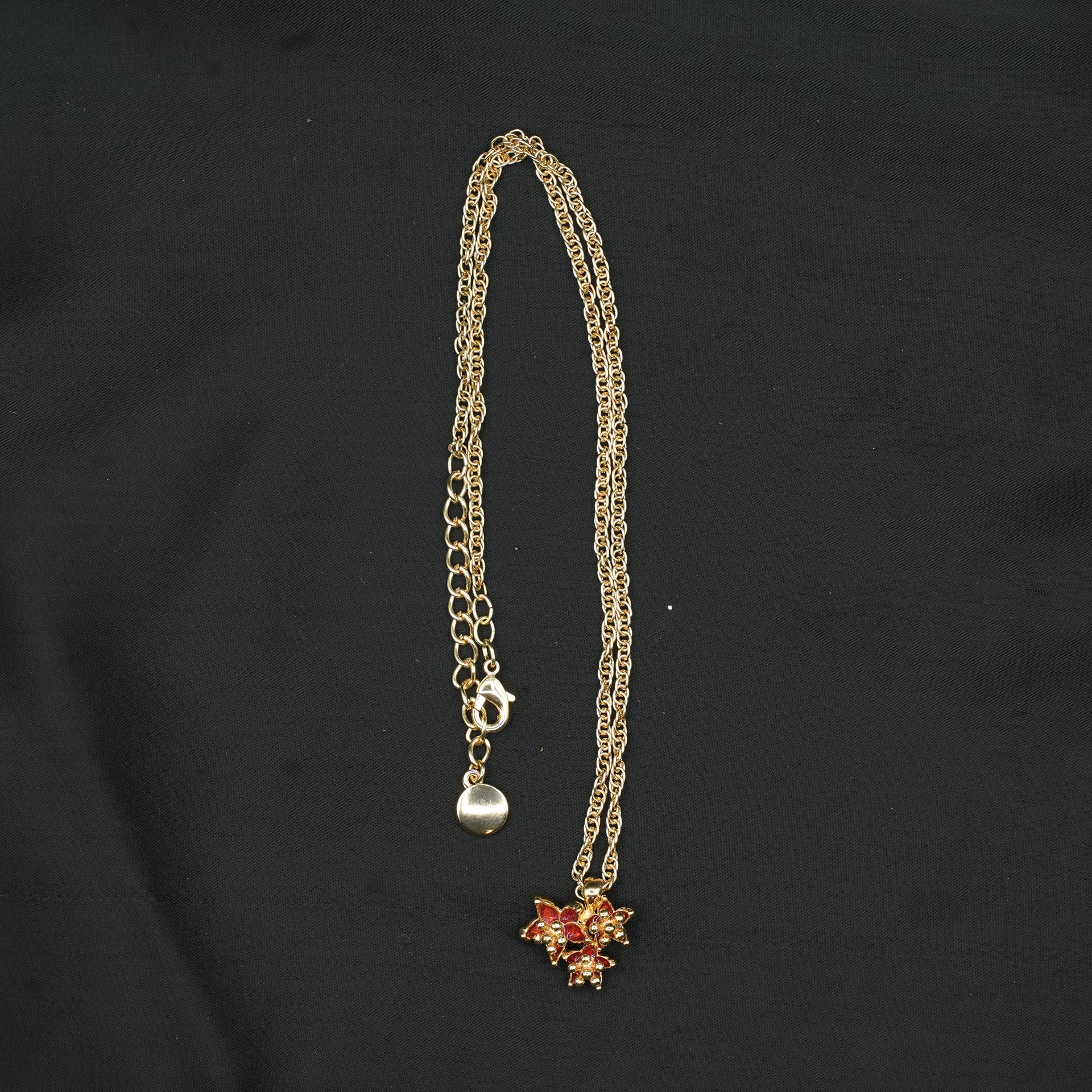 RED FLOWER PENDENT image 1