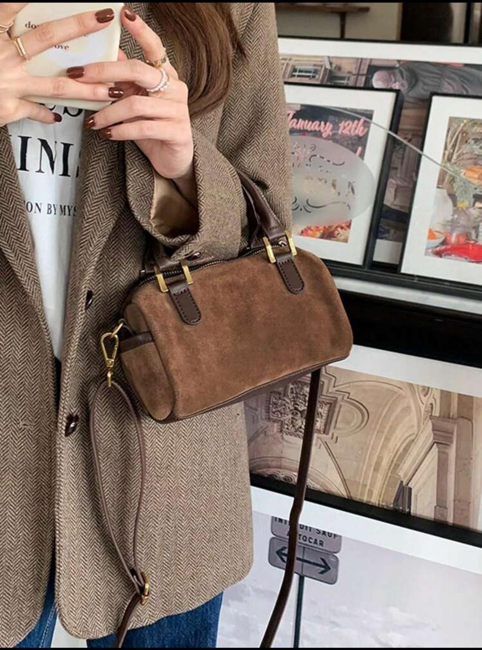 Retro-Style Versatile Shoulder Bag image 6