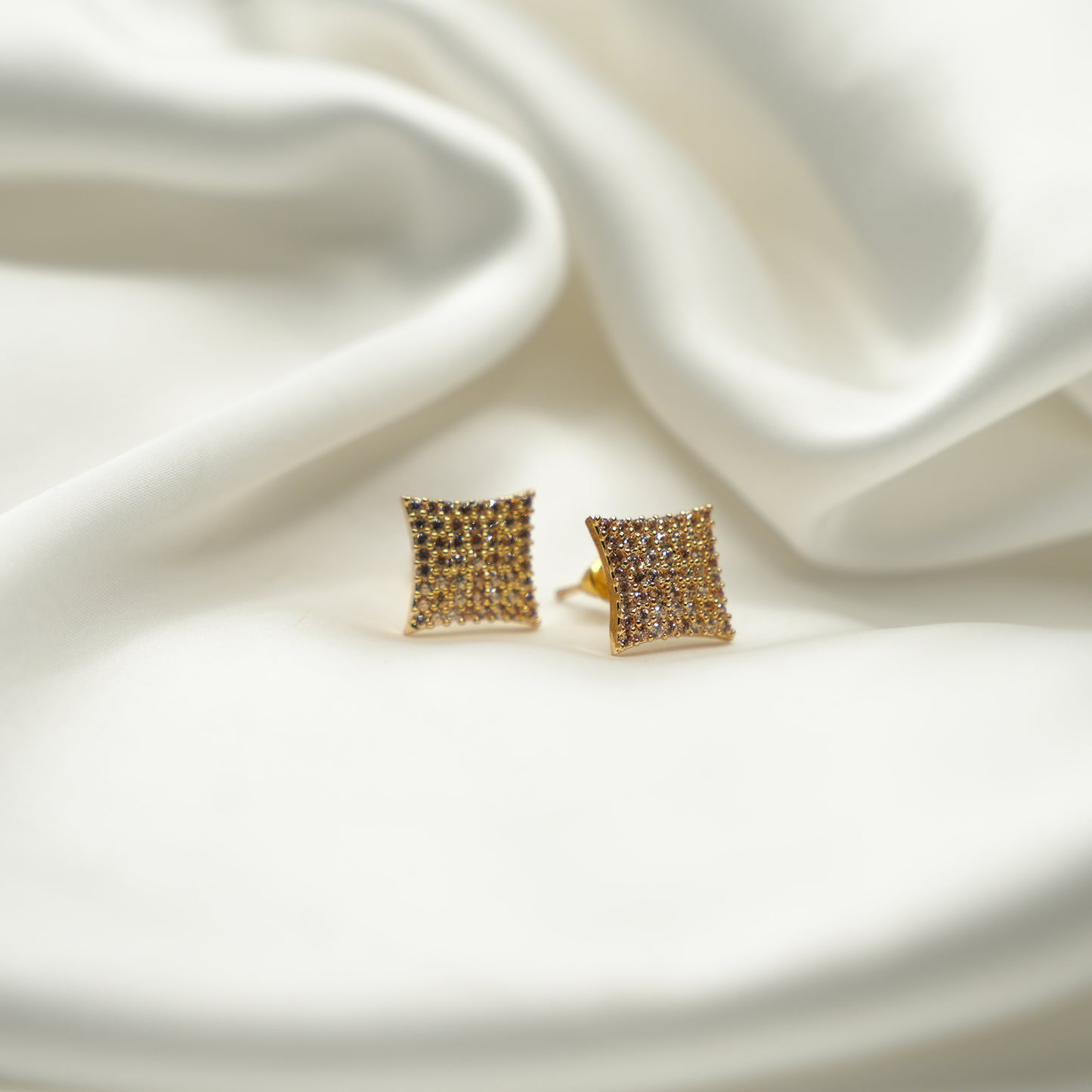 SQUARE STYLE-SILVER, GOLDEN & BLACK image 9