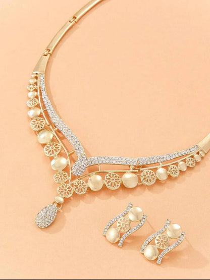 V-SHAPED NEKLACE SET image 5