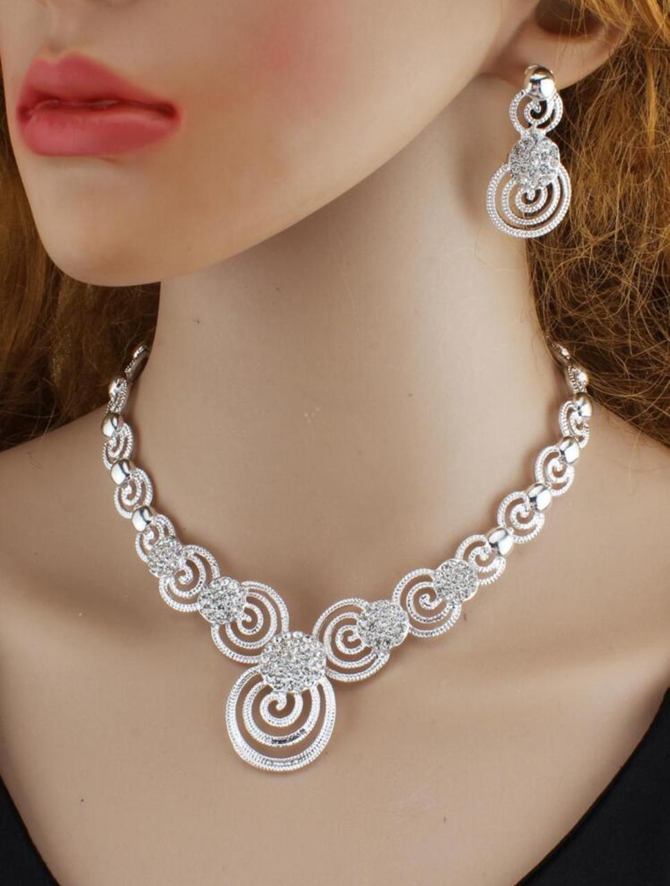 NEKLACE WITH DROP EARRINGS - Shiny Silver image