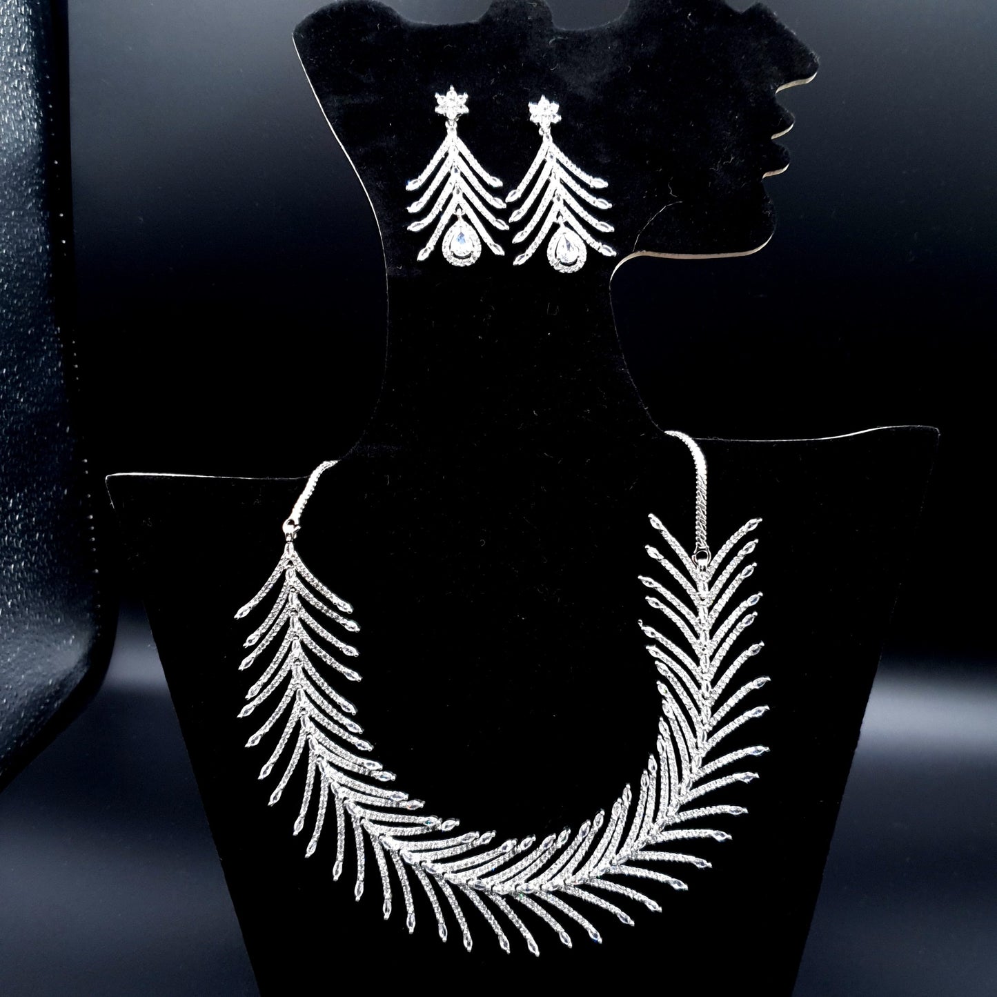 BRIDEL & PARTY WEAR SILVER NEKLACE SET (NEKLACE & EAR RINGS) image 3