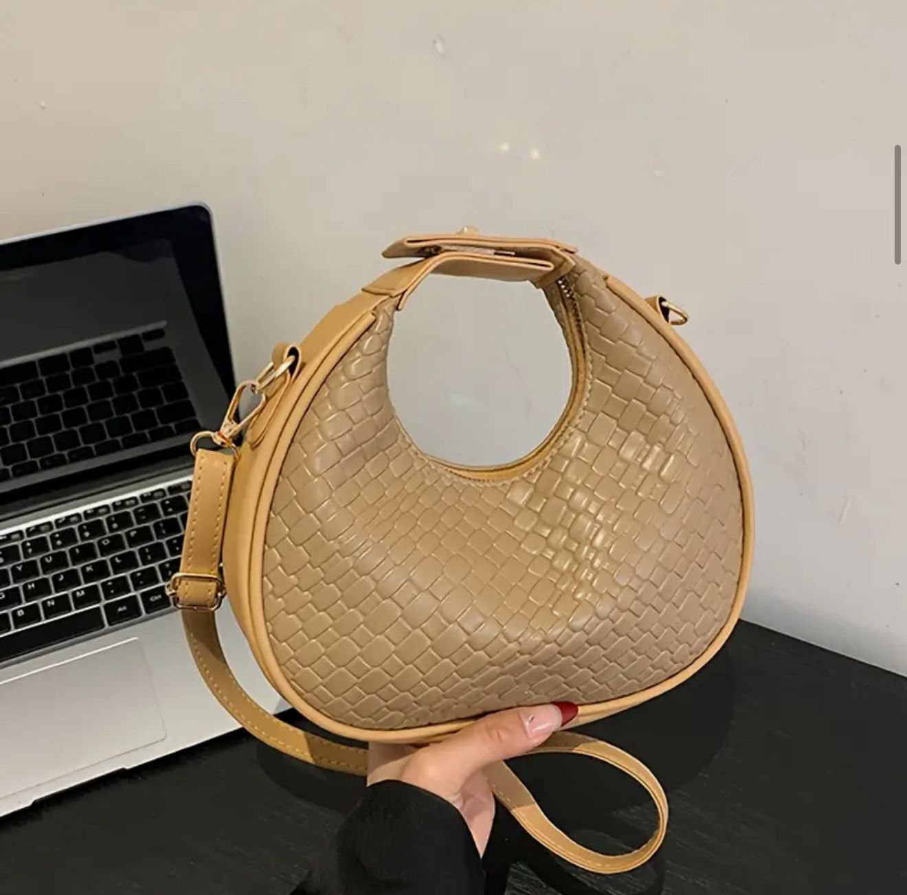 Versatile and compact – ideal for any outing - Khaki image