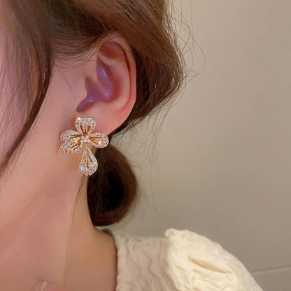 3-FLOWER PETALS DROP image 2