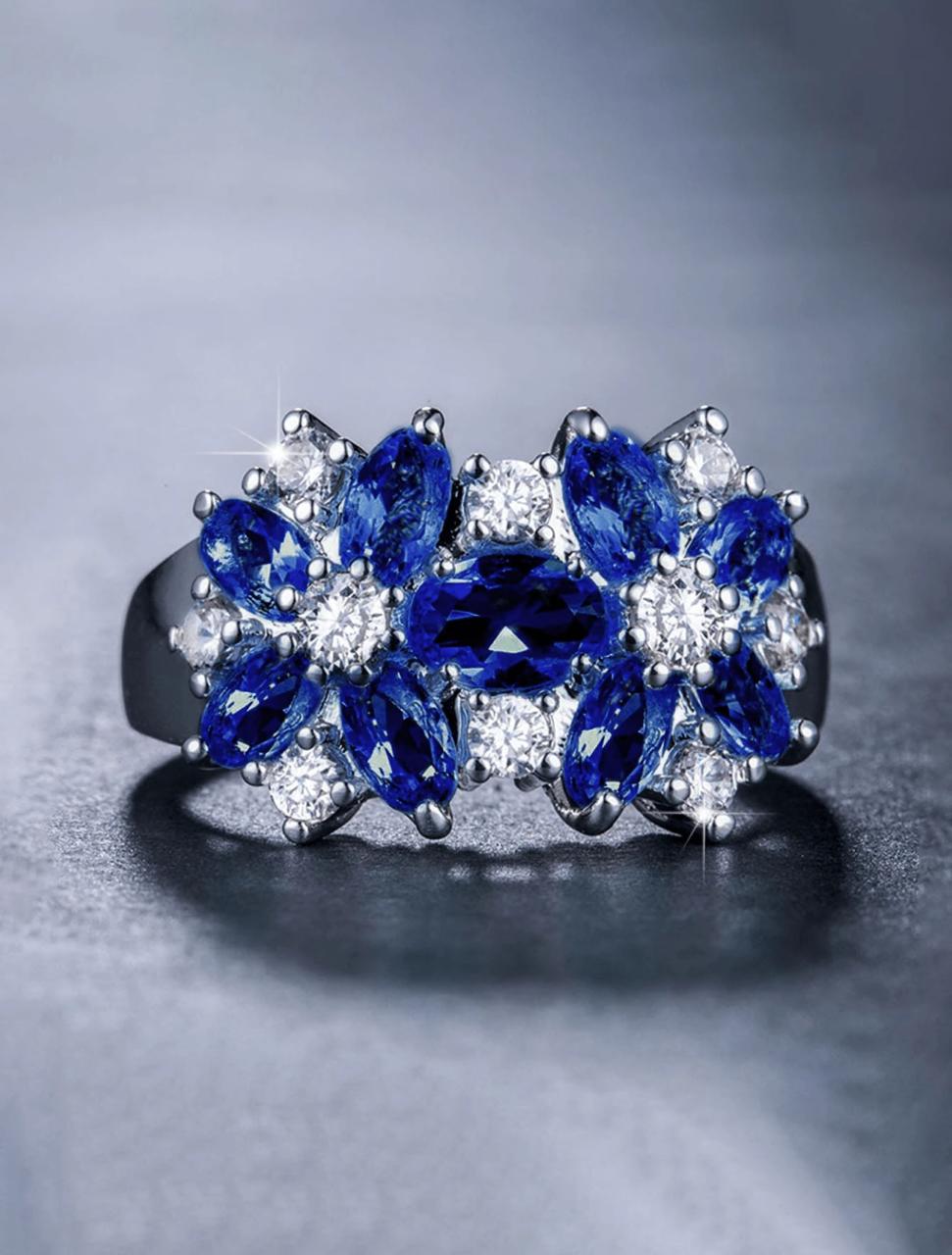 GLAMOROUS COPPER CUBIC DETAIL FLOWER DESIGN RING - Size 8, Blue image