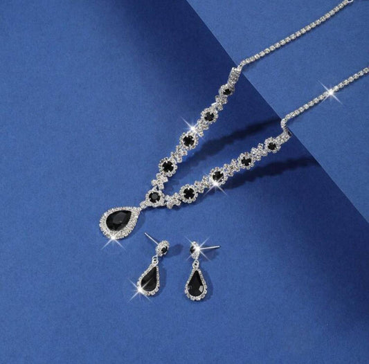 CRYSTAL WATER DROP NEKLACE SET ADDS A TOUCH OF ELEGANCE AND SOPHISTICATION TO ANY OUTFIT. image 0