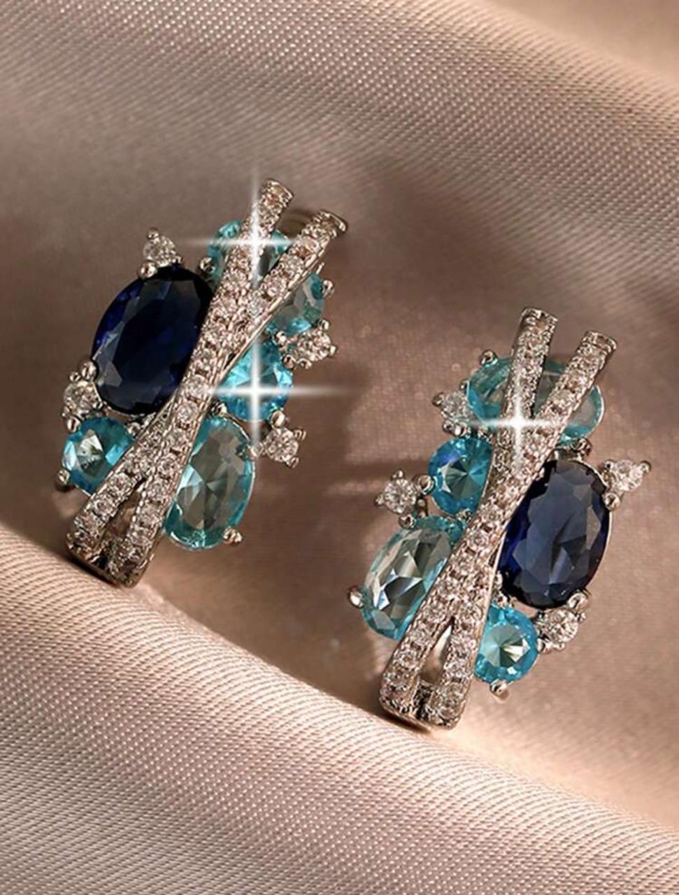 GORGEOUS BLUE WHITE CUBIC ZIRCONIA PAVED ELEGANT TRENDY ROUND D?COR EARRINGS image 2