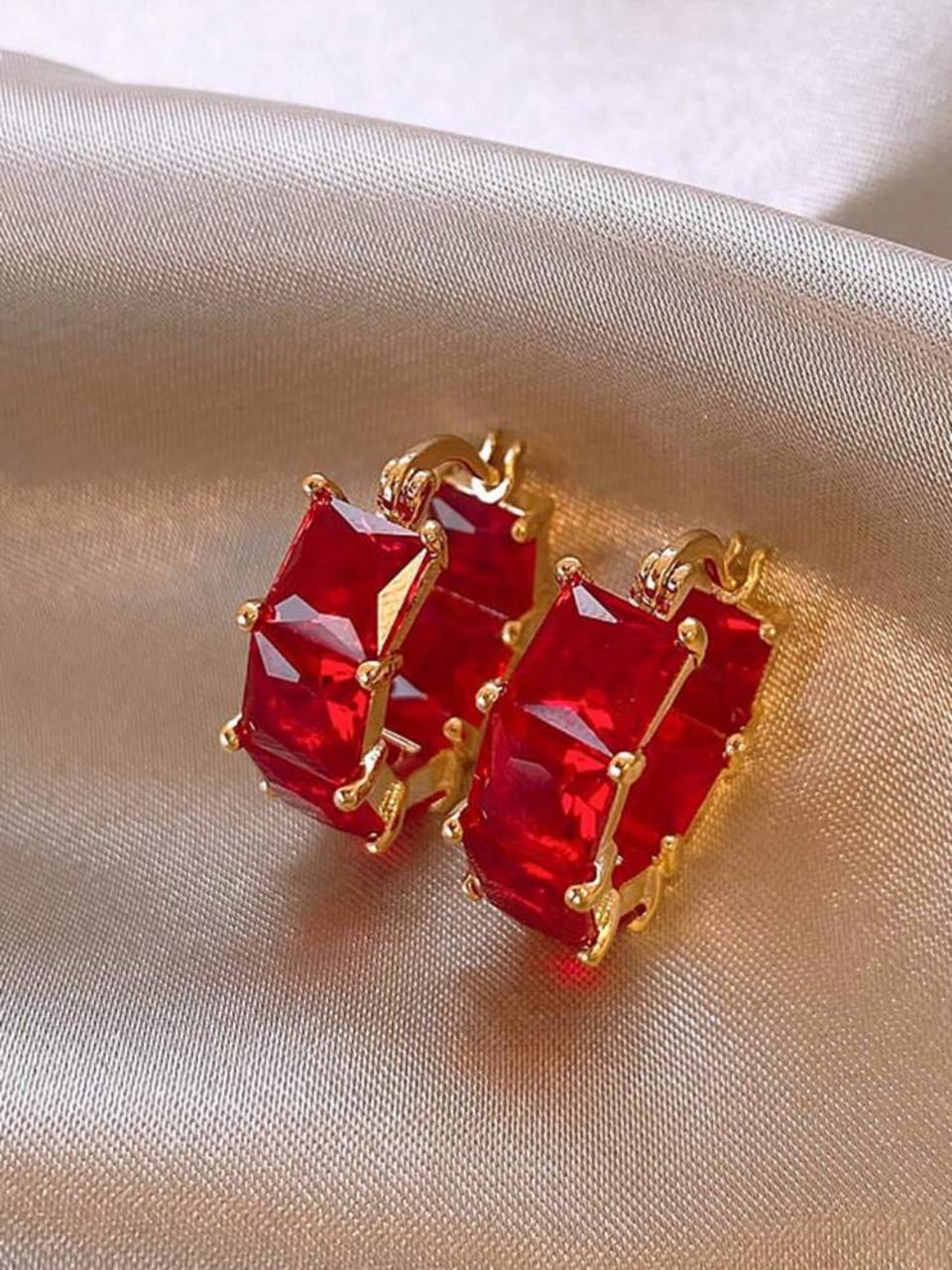 ZARQOONIA EAR HOOP image 1