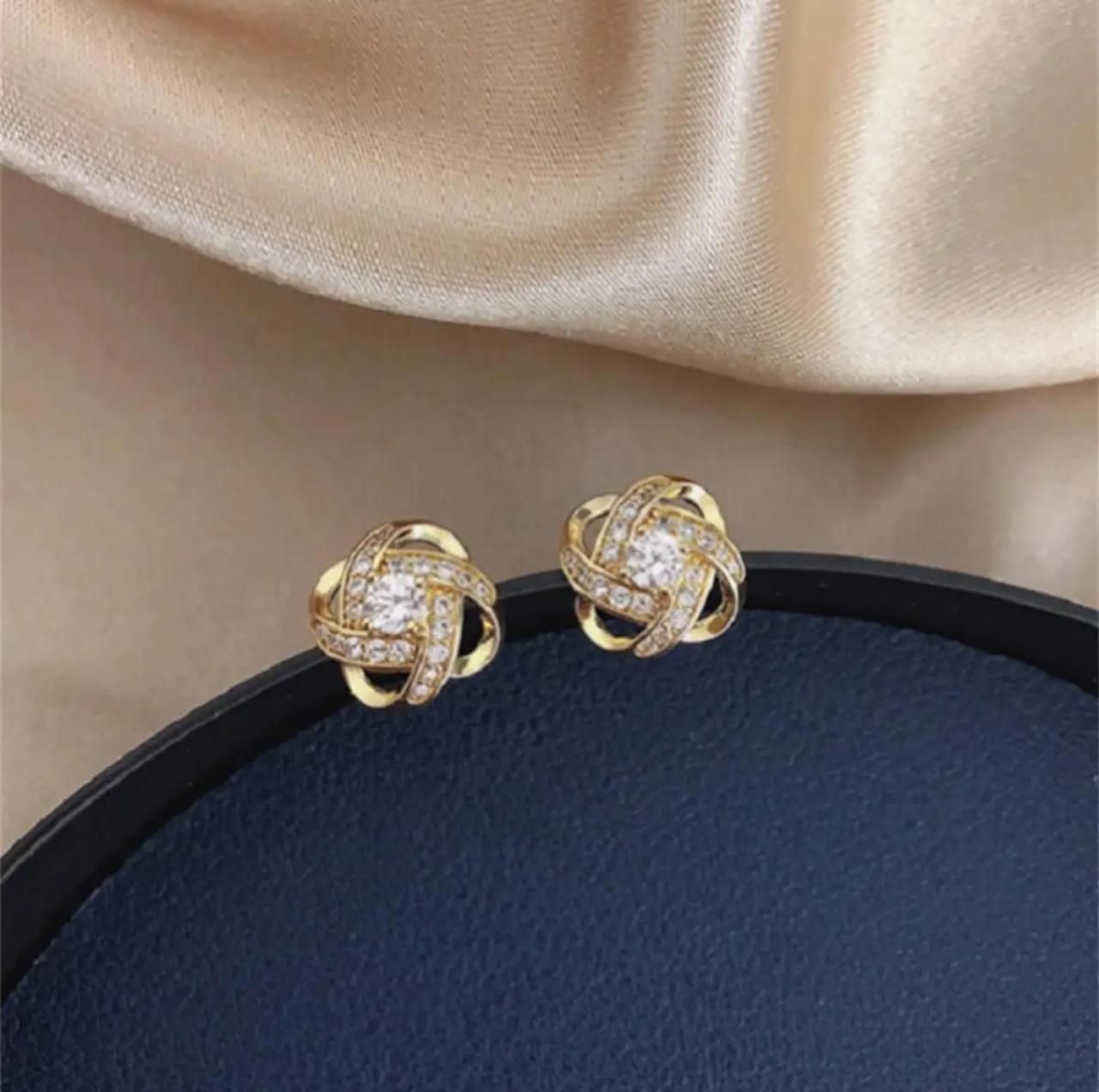 DELICATE ZIRCON STUD image 1