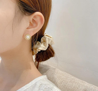 PEARL ROUND STUD image 2