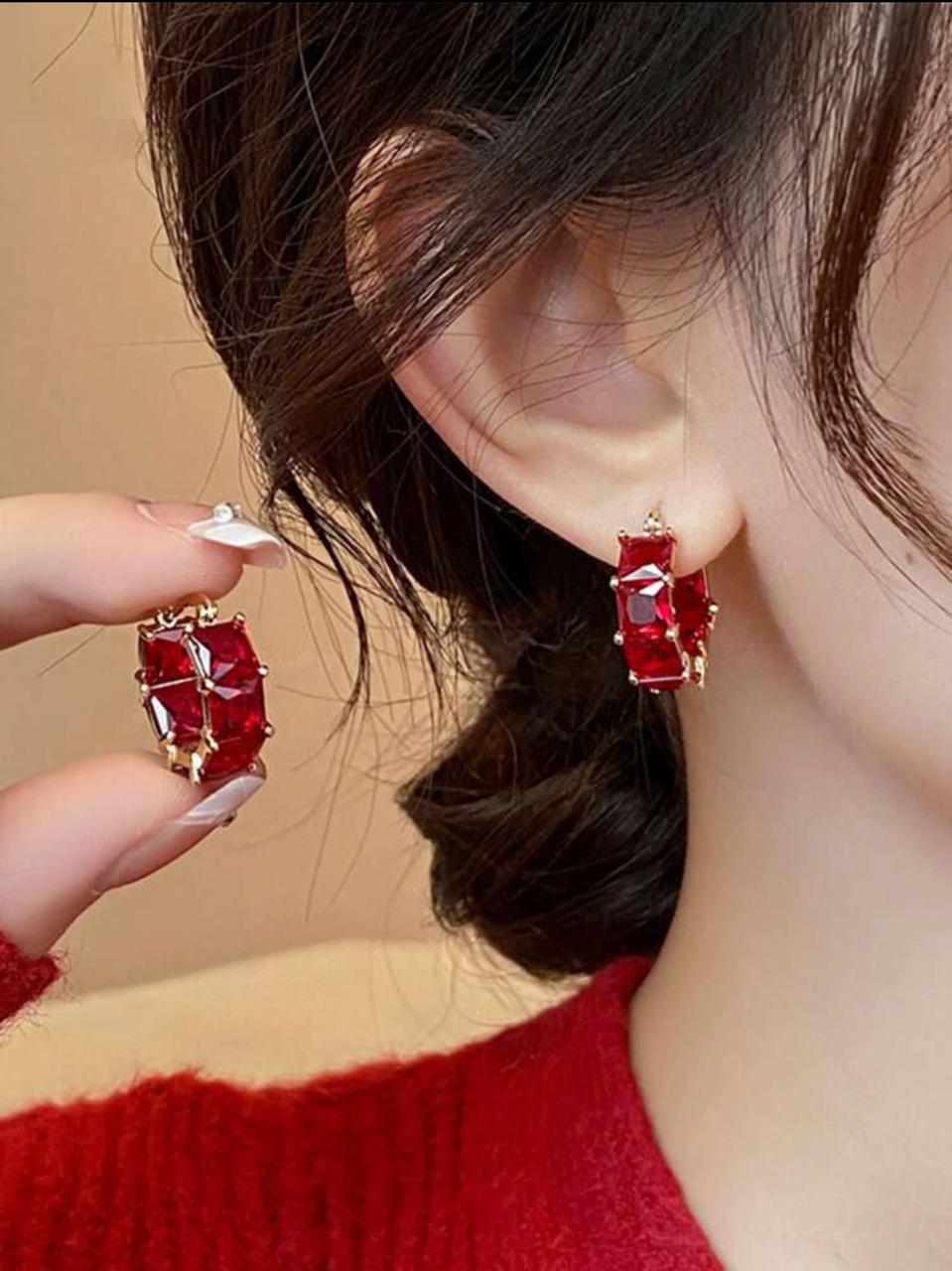 ZARQOONIA EAR HOOP image 3