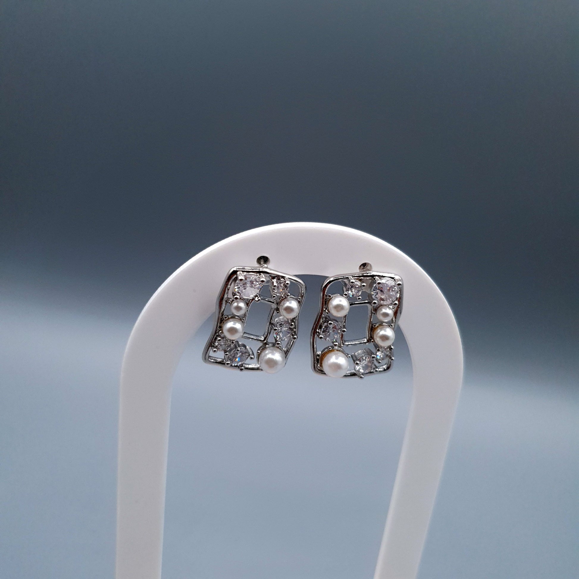 SQUARE SHAPE image 1