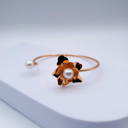 FLOWER PEARLED BRACELET image 2