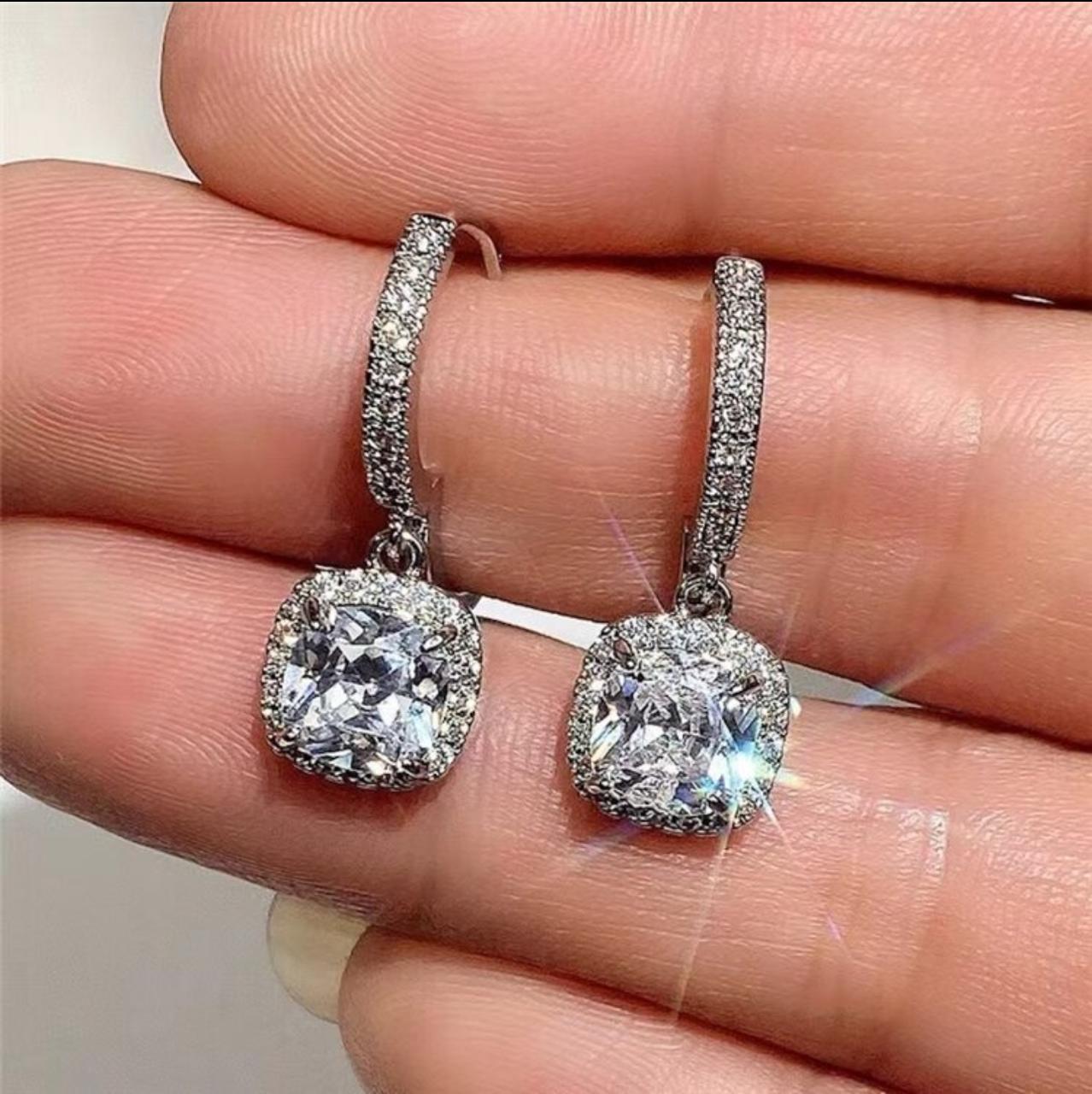 Square Shaped Shimmering Cubic Zirconia Inlaid Earrings image 5